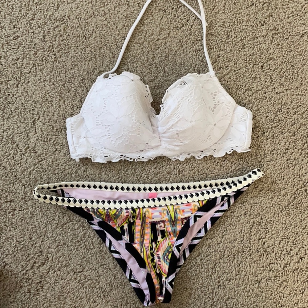 Victoria’s Secret bikini
